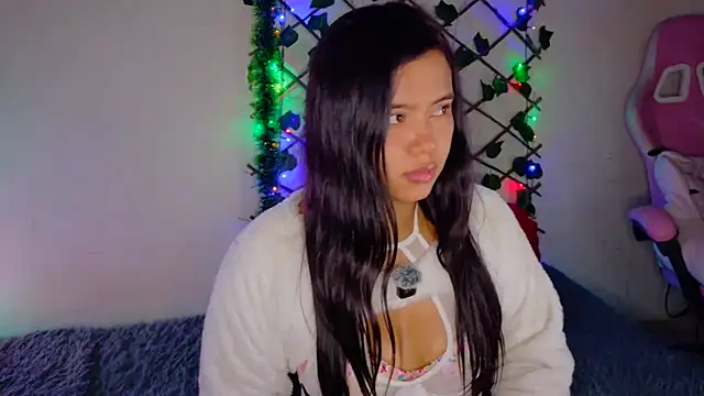 -Camila  online show from March 4, 1:33 am