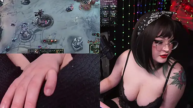 Snapshot of evamila chatting on November 22, 2:32 am evamila online show from November 22, 2:32 am