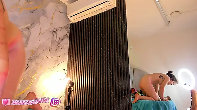 Katemoss70 online show from February 20, 9:31 pm