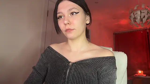 Snapshot of pinkdolly18 chatting on March 11, 10:20 pm pinkdolly18 online show from March 11, 10:20 pm