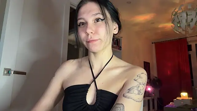 Snapshot of pinkdolly18 chatting on October 29, 10:22 pm pinkdolly18 online show from October 29, 10:22 pm