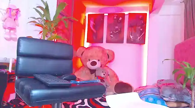 Hotgiirl 1 online show from February 15, 7:06 pm