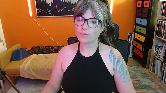 Snapshot of TheLenaAdams chatting on November 11, 4:51 pm TheLenaAdams online show from November 11, 4:51 pm