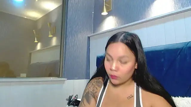 EmilyQueen3x online show from February 7, 2:21 pm