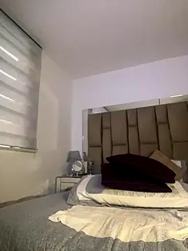 Snapshot of Amber_Parker chatting on December 5, 1:42 pm Amber Parker online show from December 5, 1:42 pm