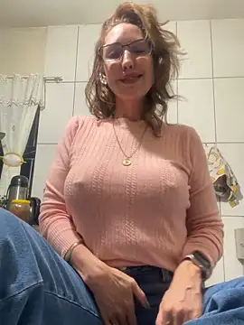 Snapshot of RAIRAsexy chatting on September 28, 1:22 am RAIRAsexy online show from September 28, 1:22 am