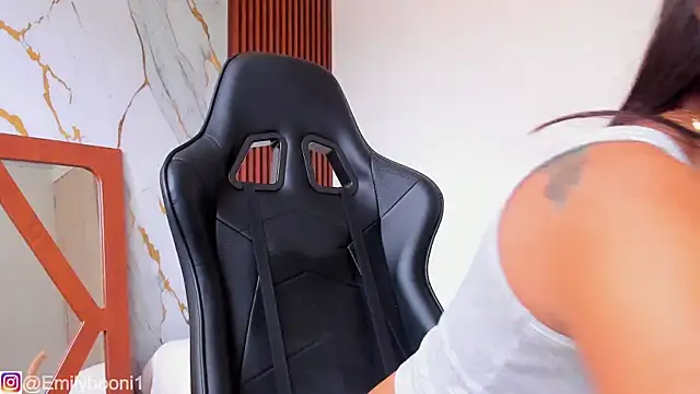 Snapshot of EmilyBoonny1 chatting on November 19, 7:14 pm EmilyBoonny1 online show from November 19, 7:14 pm