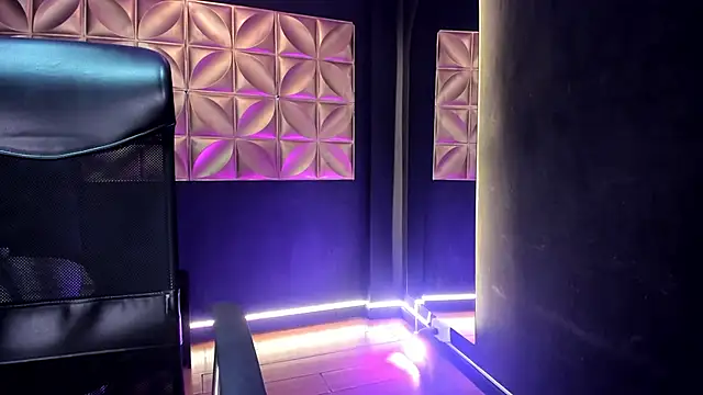 Laurenhillcute14 online show from April 20, 6:53 pm