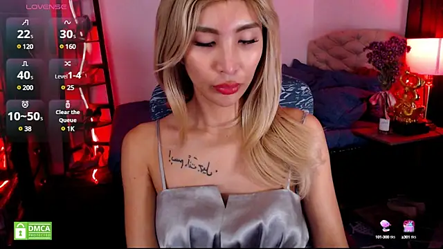 Snapshot of BunnieAngel chatting on February 5, 2:08 am BunnieAngel online show from February 5, 2:08 am