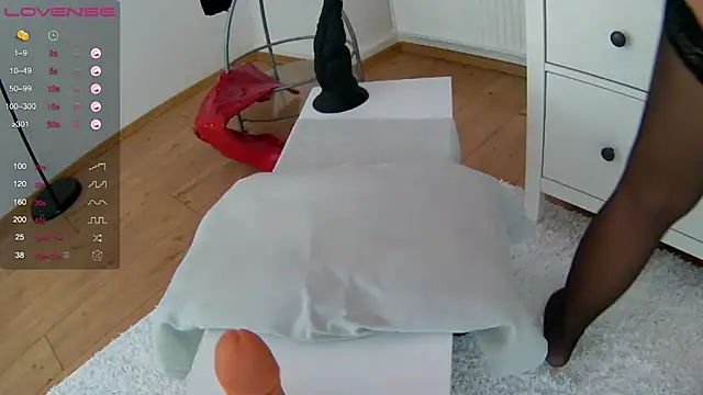 Snapshot of Latina_daily chatting on February 5, 2:37 pm Latina daily online show from February 5, 2:37 pm