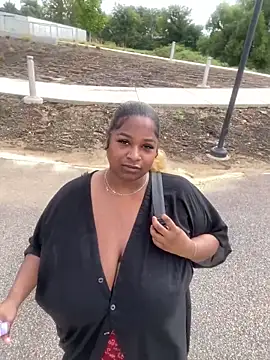 Snapshot of BigFineSelena chatting on October 8, 3:31 pm BigFineSelena online show from October 8, 3:31 pm