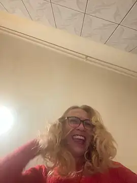 Snapshot of adella13 chatting on January 27, 10:38 pm adella13 online show from January 27, 10:38 pm