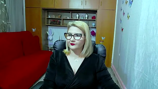 LucilleFenlys online show from February 28, 9:33 pm