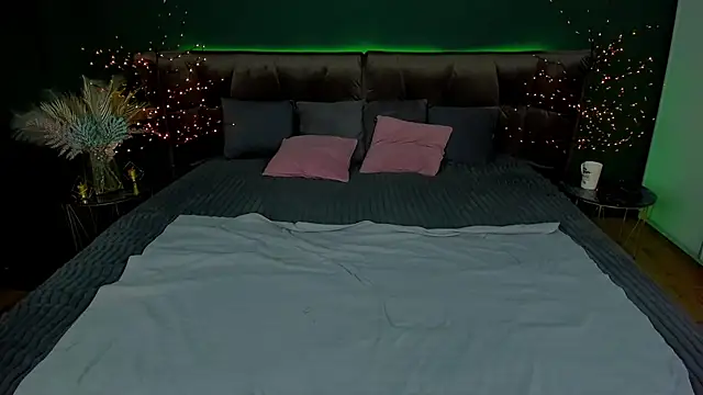 Kamilla Hot online show from March 3, 12:59 am