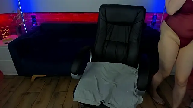 Kamilla Hot online show from March 6, 4:08 am