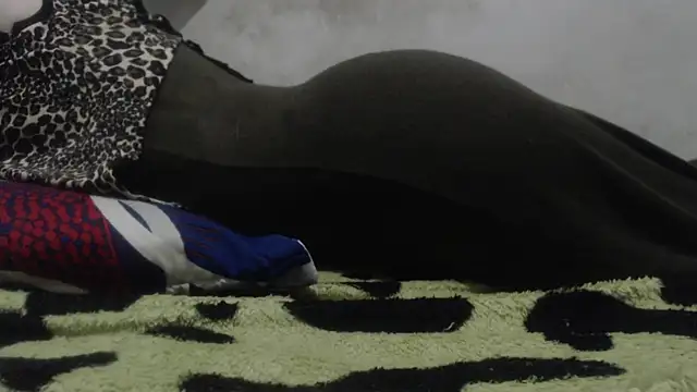 Snapshot of Kittywhiteass chatting on December 5, 9:06 am Kittywhiteass online show from December 5, 9:06 am