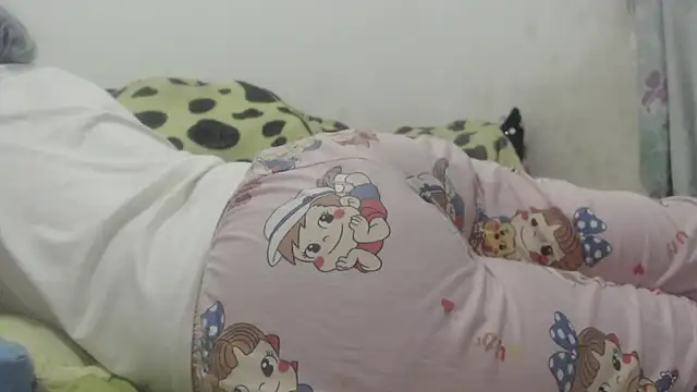 Snapshot of Kittywhiteass chatting on February 18, 8:38 am Kittywhiteass online show from February 18, 8:38 am