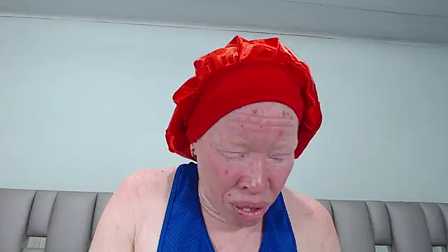 Snapshot of Kittywhiteass chatting on September 21, 6:48 am Kittywhiteass online show from September 21, 6:48 am