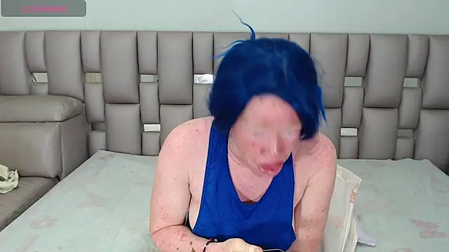 Snapshot of Kittywhiteass chatting on October 9, 4:43 am Kittywhiteass online show from October 9, 4:43 am