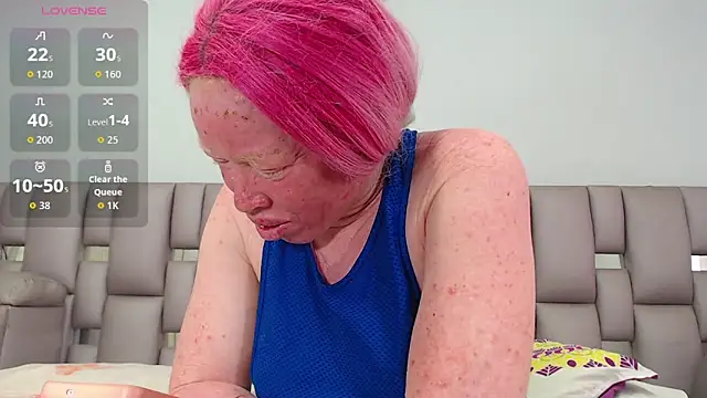 Snapshot of Kittywhiteass chatting on November 12, 2:39 pm Kittywhiteass online show from November 12, 2:39 pm