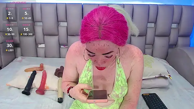 Snapshot of Kittywhiteass chatting on November 28, 3:42 am Kittywhiteass online show from November 28, 3:42 am