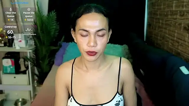 Snapshot of Horny_Sassy chatting on March 3, 11:44 am Horny Sassy online show from March 3, 11:44 am