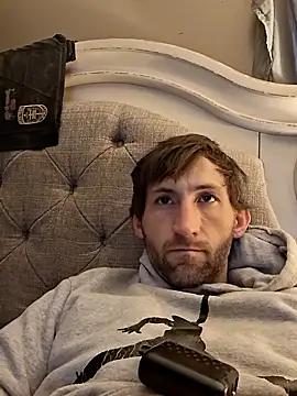 lewis7869 online show from December 3, 5:44 pm