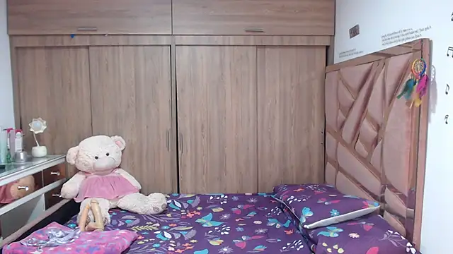 loreprincehott online show from January 7, 3:14 am