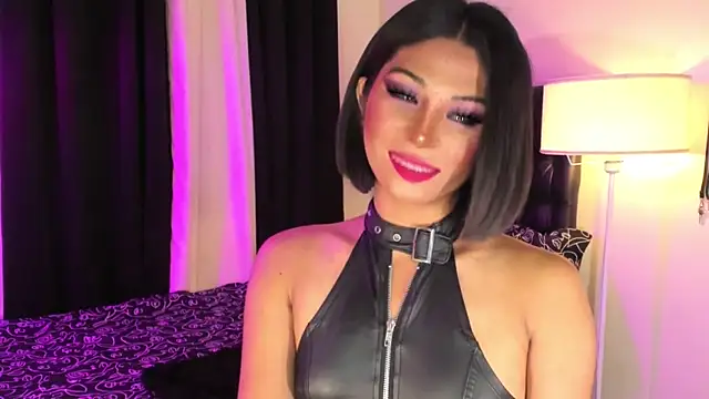 Snapshot of MaxxineMorenaTs chatting on February 6, 2:37 pm MaxxineMorenaTs online show from February 6, 2:37 pm