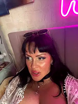 Snapshot of Lolaley2 chatting on November 1, 10:28 am Lolaley2 online show from November 1, 10:28 am