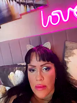 Snapshot of Lolaley2 chatting on November 5, 9:20 am Lolaley2 online show from November 5, 9:20 am