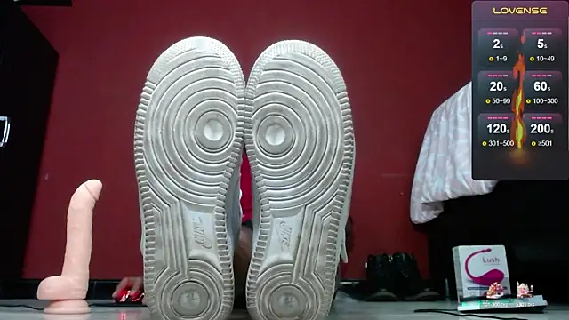 TomLover 12 online show from February 6, 11:37 pm