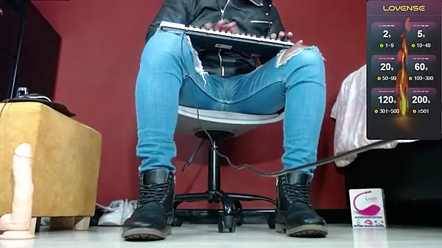 TomLover 12 online show from February 10, 11:57 am