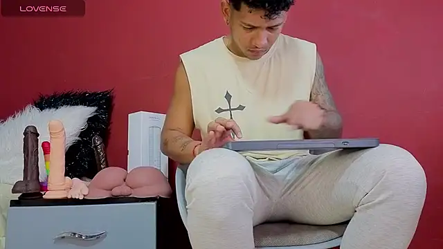 TomLover 12 online show from October 22, 10:42 pm