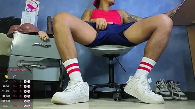 TomLover 12 online show from April 22, 4:15 am