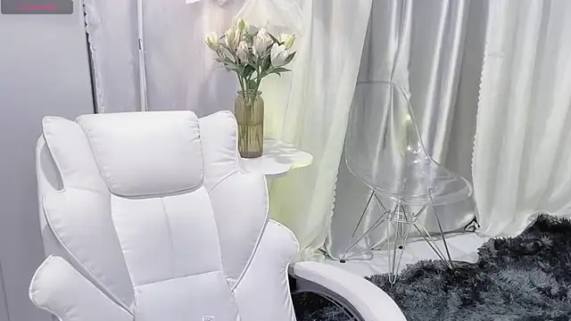 Snapshot of Mya_Lee chatting on September 22, 3:47 pm Mya Lee online show from September 22, 3:47 pm