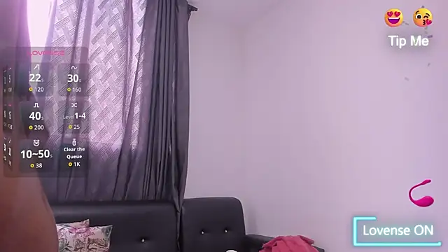 Snapshot of CuteEbony1 chatting on September 8, 4:39 pm CuteEbony1 online show from September 8, 4:39 pm