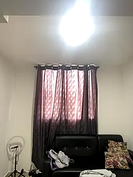 Snapshot of CuteEbony1 chatting on September 19, 2:29 pm CuteEbony1 online show from September 19, 2:29 pm