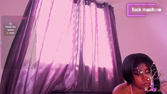 Snapshot of CuteEbony1 chatting on October 3, 5:10 pm CuteEbony1 online show from October 3, 5:10 pm