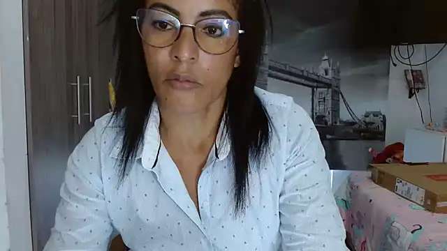 kateleyagrey online show from January 14, 9:41 pm