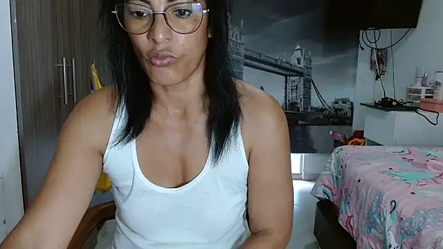 kateleyagrey online show from January 19, 11:45 am