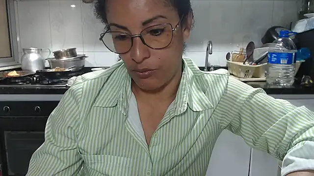 kateleyagrey online show from December 18, 7:20 pm