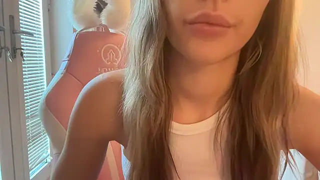 Snapshot of Lillymariee chatting on January 2, 12:57 pm Lillymariee online show from January 2, 12:57 pm