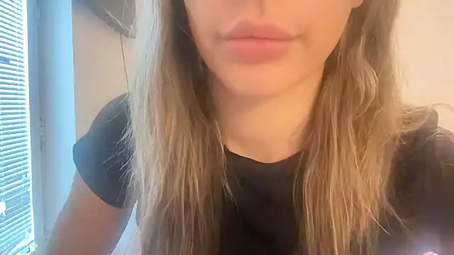 Snapshot of Lillymariee chatting on January 23, 11:37 am Lillymariee online show from January 23, 11:37 am