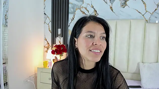 Snapshot of lulumars chatting on March 10, 10:48 am lulumars online show from March 10, 10:48 am