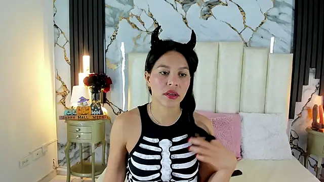 Snapshot of lulumars chatting on October 28, 5:11 am lulumars online show from October 28, 5:11 am