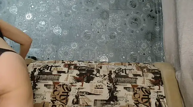 Snapshot of BlondeFox chatting on January 14, 1:58 am BlondeFox online show from January 14, 1:58 am