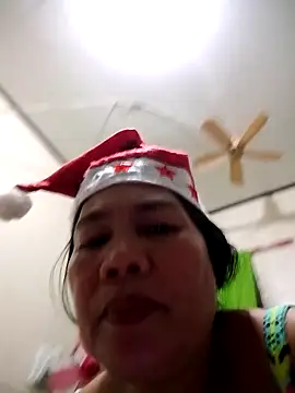 Snapshot of Sofiafuckbabes chatting on December 24, 10:22 am Sofiafuckbabes online show from December 24, 10:22 am