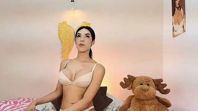 Snapshot of salome_Collins_1 chatting on November 6, 12:11 am salome Collins 1 online show from November 6, 12:11 am