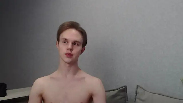 Snapshot of MartinMendez chatting on February 1, 11:54 am MartinMendez online show from February 1, 11:54 am